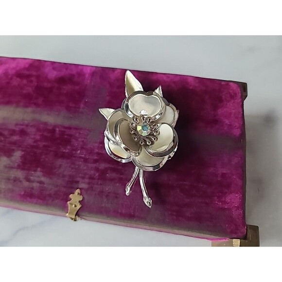 Silver Floral Rhinestone Brooch Vintage - Picture 3 of 10